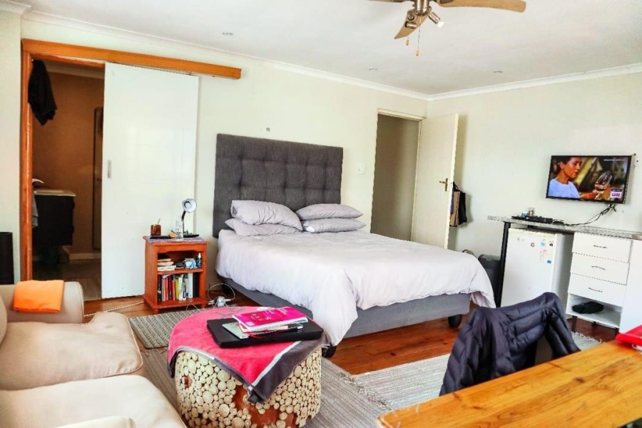 5 Bedroom Property for Sale in Marina Da Gama Western Cape